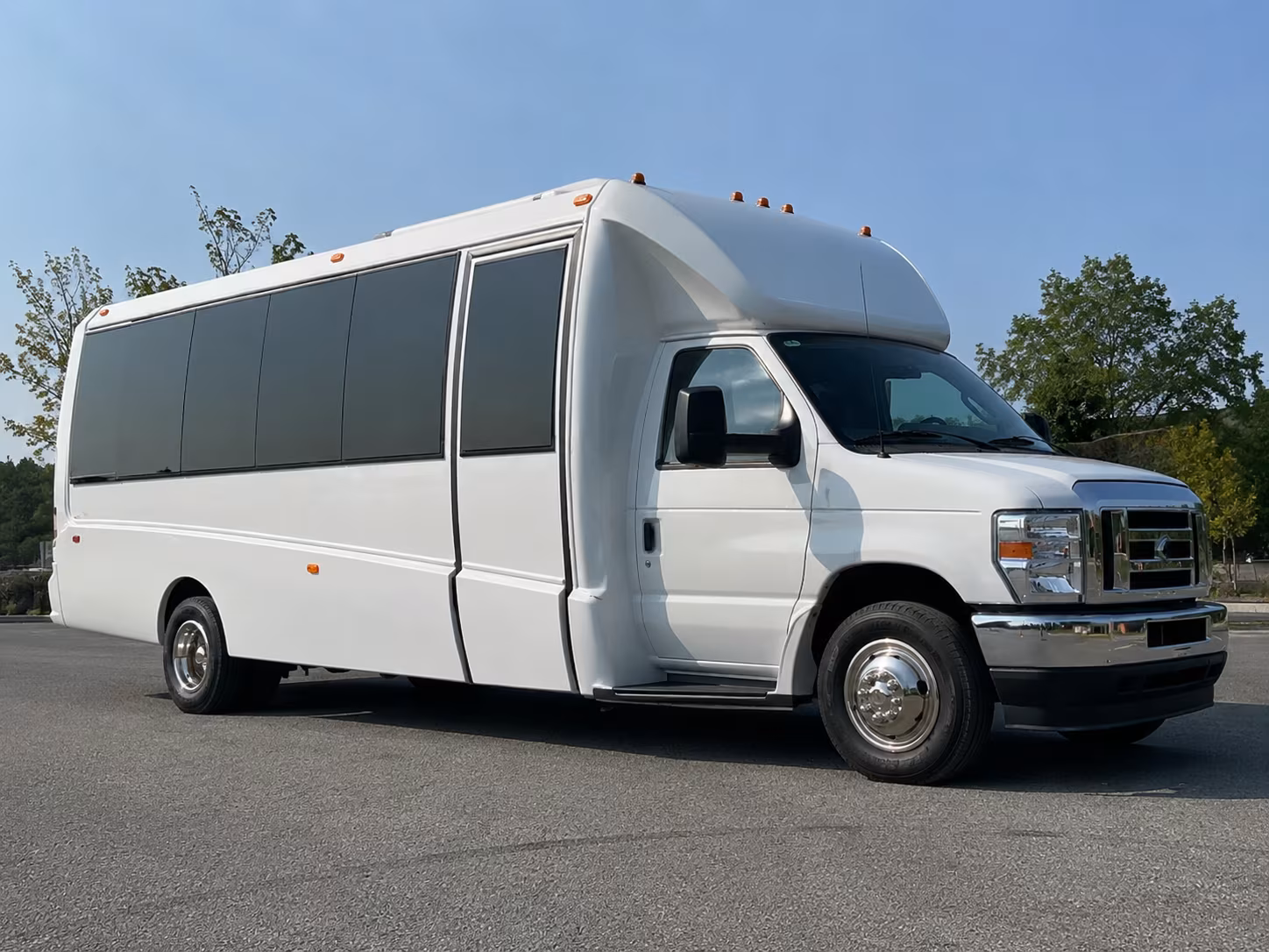 Aurora Winery Tour & Pub Crawl Transportation