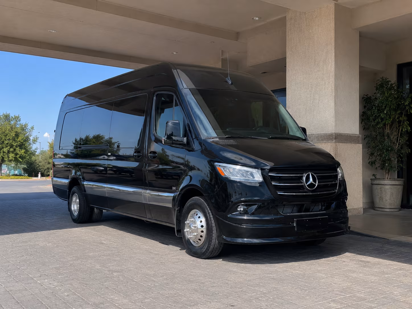 Denver Airport Shuttle & Transportation party bus exterior