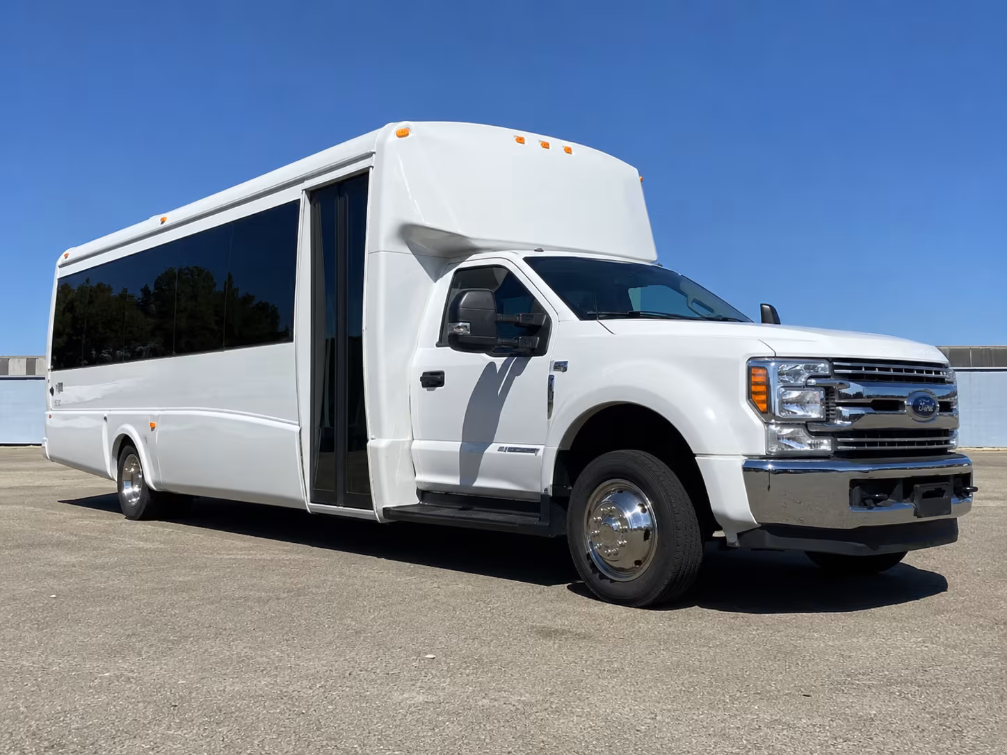 Denver Airport Shuttle & Transportation party bus exterior